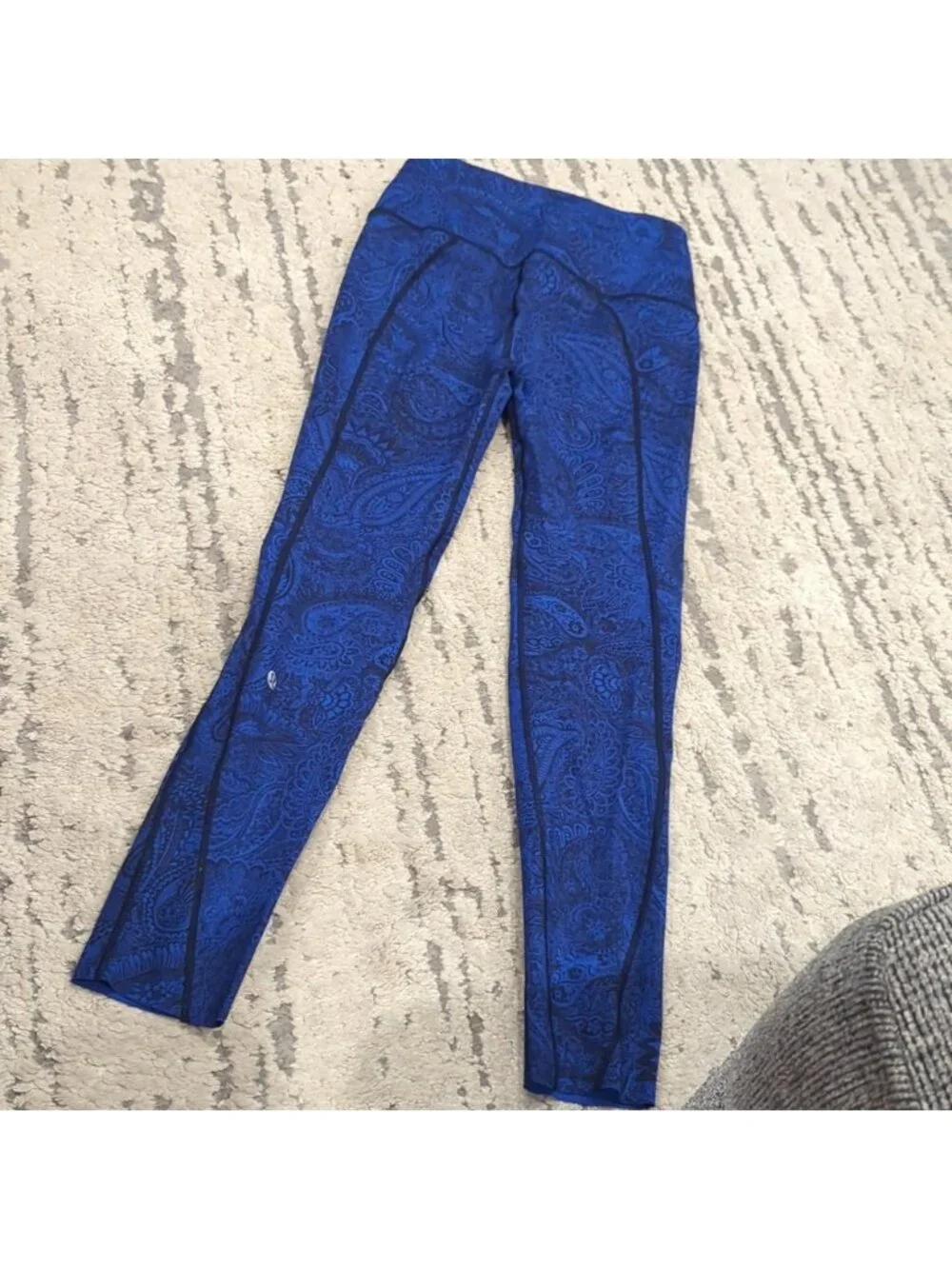 Lululemon Like Nothing 7/8 Tight Antique Paisley Sapphire Blue Black